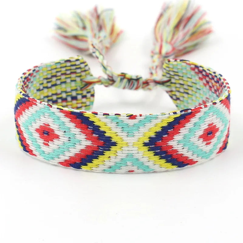 Breites brasilianisches Armband mit geometrischen Mustern türkisblau