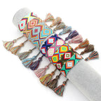 Breites brasilianisches Armband mit geometrischen Mustern grün