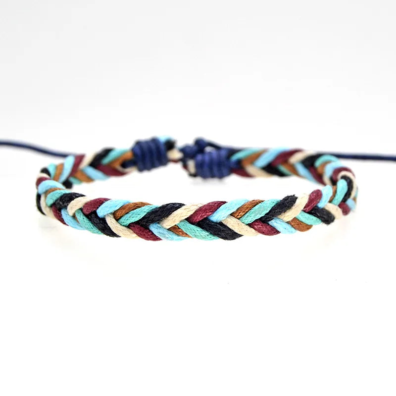 Minimalistisches brasilianisches Armband aus mehrfarbigem Baumwollfaden