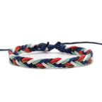 Minimalistisches brasilianisches Armband aus rotem und weißem Baumwollfaden