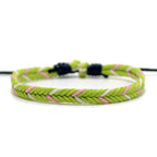 Minimalistisches brasilianisches Armband aus hellgrünem Baumwollfaden