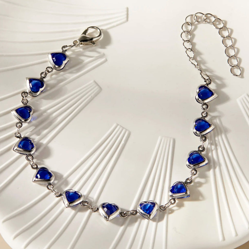 Armband mit emaillierten Herzen in Silber und Blau