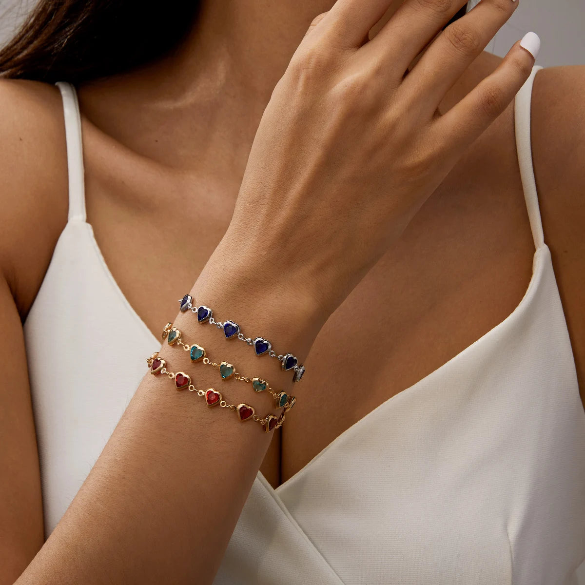 Armband mit emaillierten Herzen