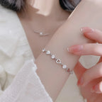 Armband mit funkelnden Herzen