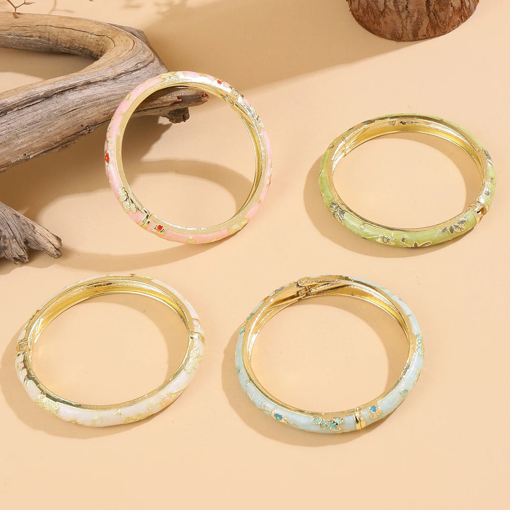 Buntes Armband mit Blumen