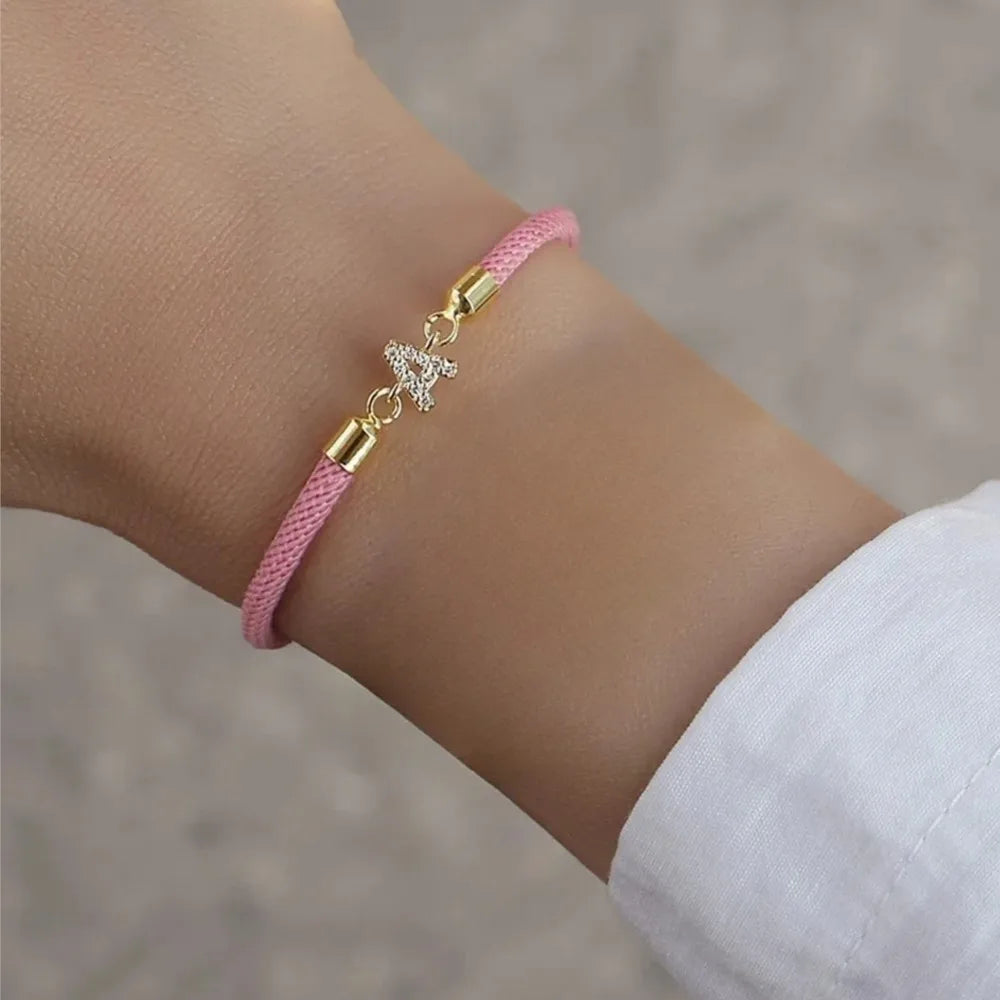 Buntes Armband mit Strass-Initiale - Buchstabe 