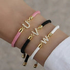 Buntes Armband mit Strass-Initiale - Buchstabe 