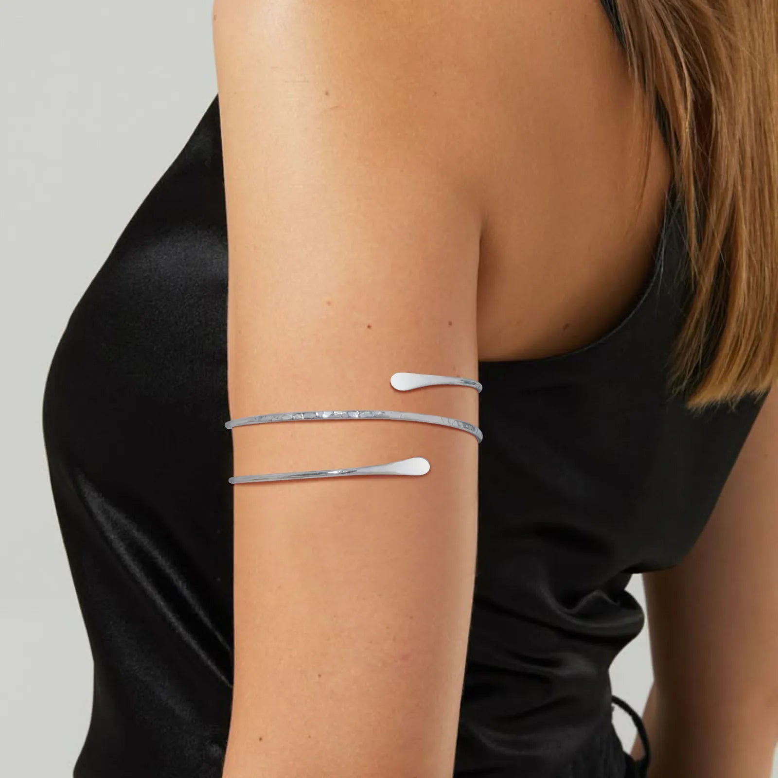 Oberarmband für Damen - feine silberne Bizepskette