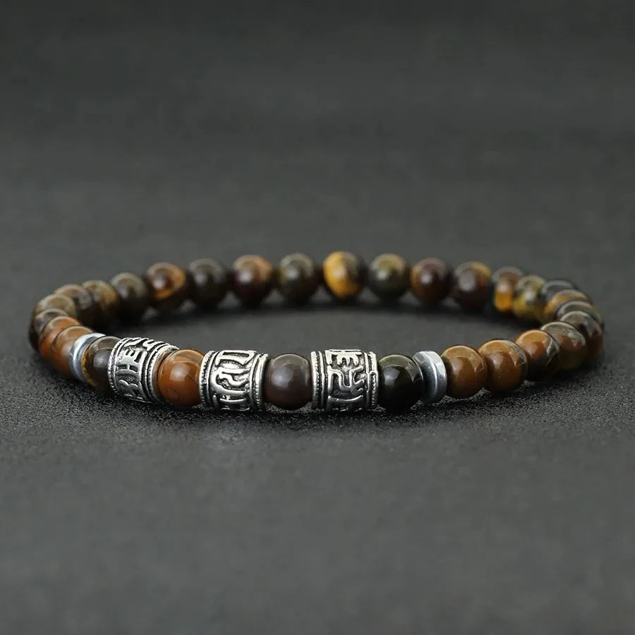 Buddhistisches Schutzarmband aus Tigeraugenperlen und gravierten Mantras