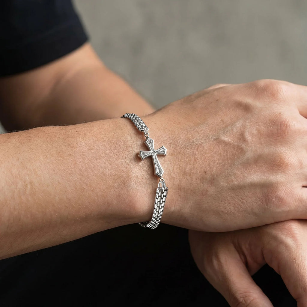 Doppelreihiges Armband mit Kreuz