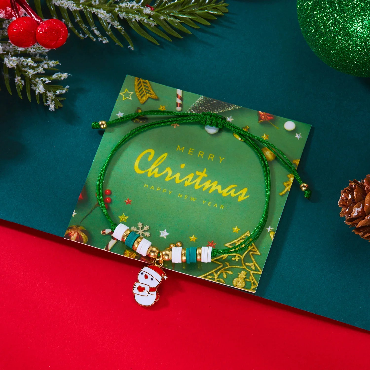 Seilarmband mit grünem Schneemann-Anhänger