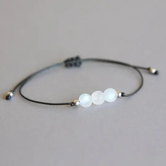Armband aus Seil und Mondstein-Kristall