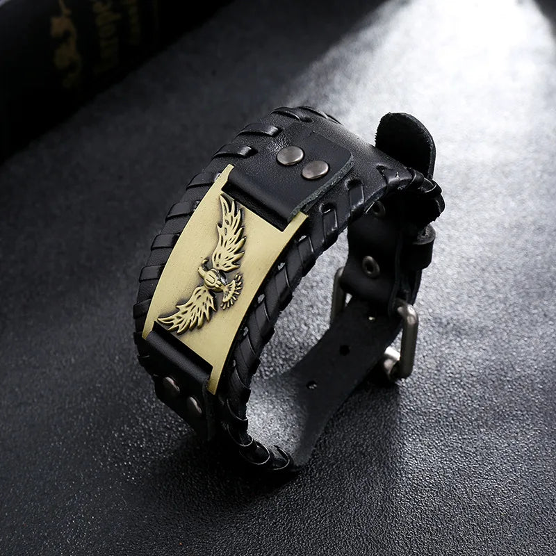 Schwarzes Lederarmband mit Adler