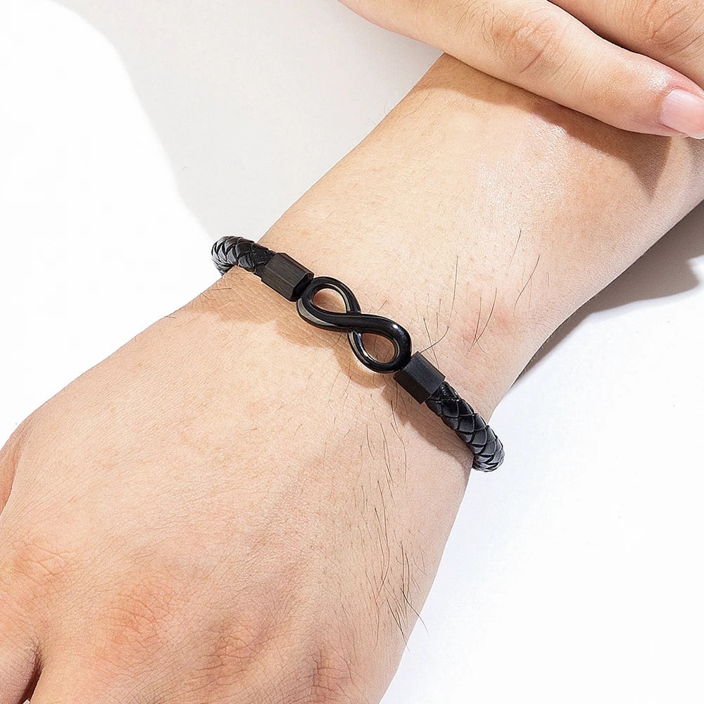 Modernes Herrenarmband aus Leder mit Unendlichkeitssymbol 