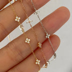 Feines Blumenarmband aus Zirkon Silber