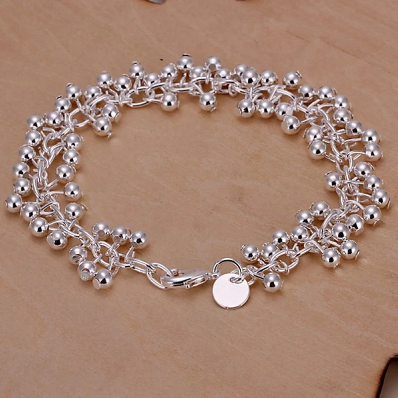 Armband mit Perlen