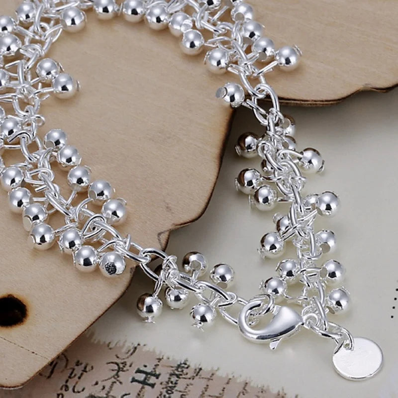 Armband mit Perlen