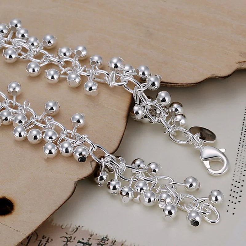 Armband mit Perlen