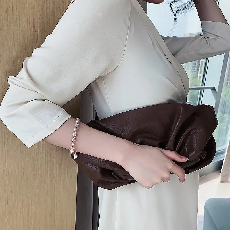 Armband mit rosa Perlen