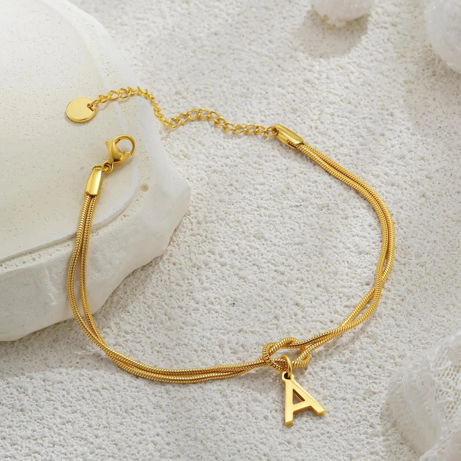 Armband mit Initiale und Knoten - Buchstabe 