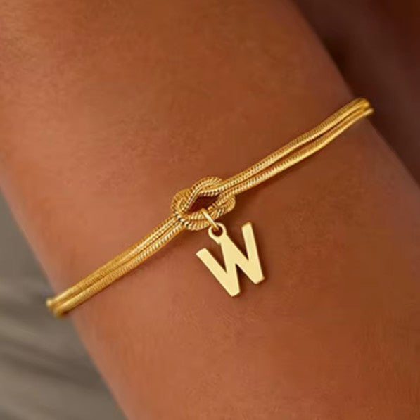 Armband mit Initiale und Knoten - Buchstabe 