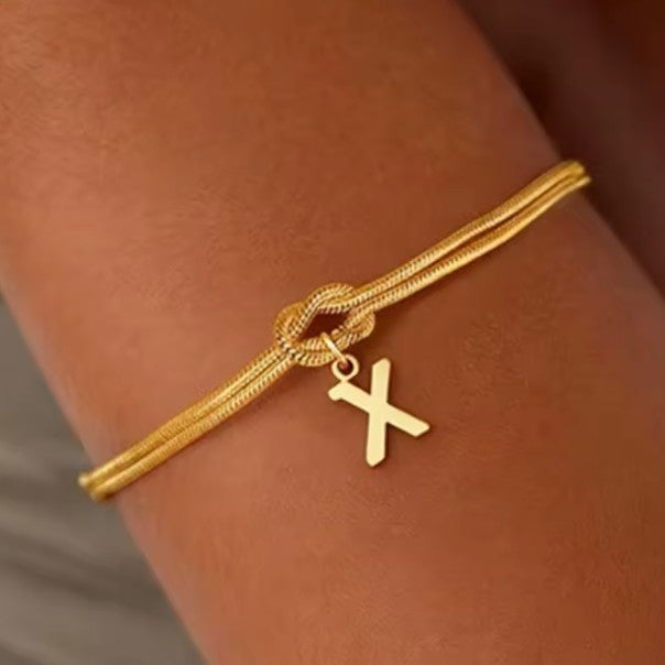 Armband mit Initiale und Knoten - Buchstabe 