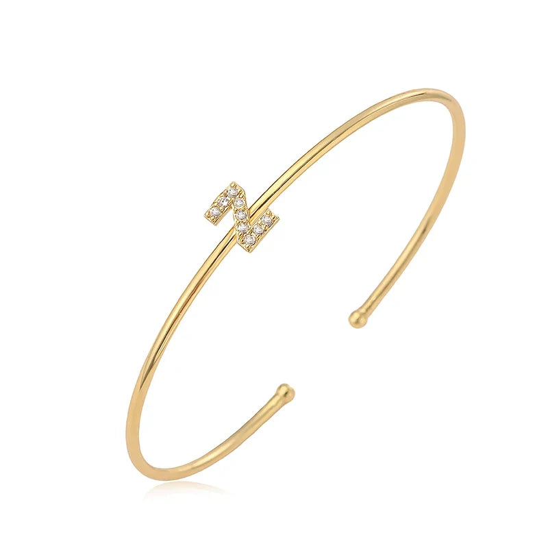 Minimalistisches Initialen-Armband z
