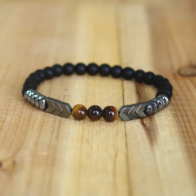 Buddhistisches Gourmette-Armband aus Steinen und Perlen