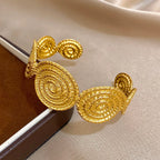 Armreif mit Spiralmotiv