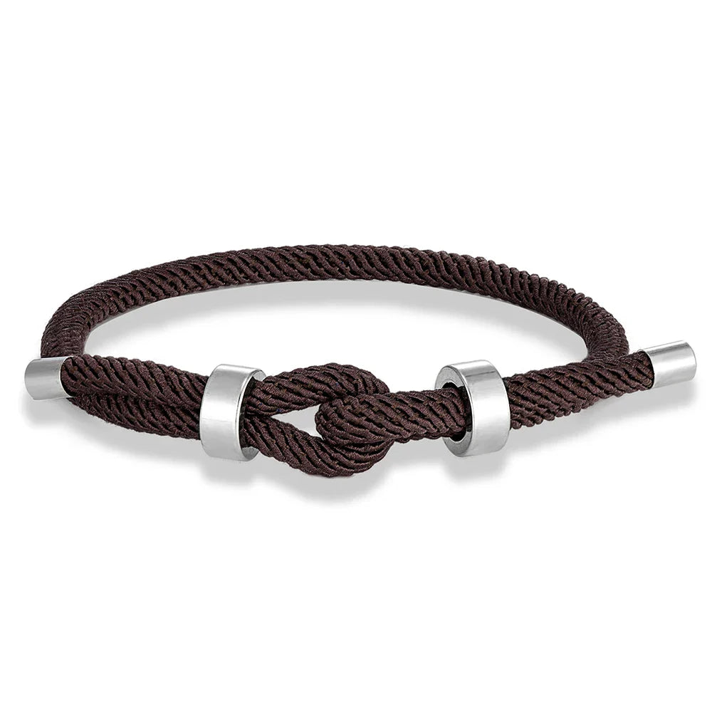 Moderne Armband aus geflochtener Kordel mit braunem Knoten