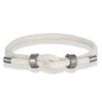 Moderne Armband aus geflochtener Kordel mit weißem Knoten