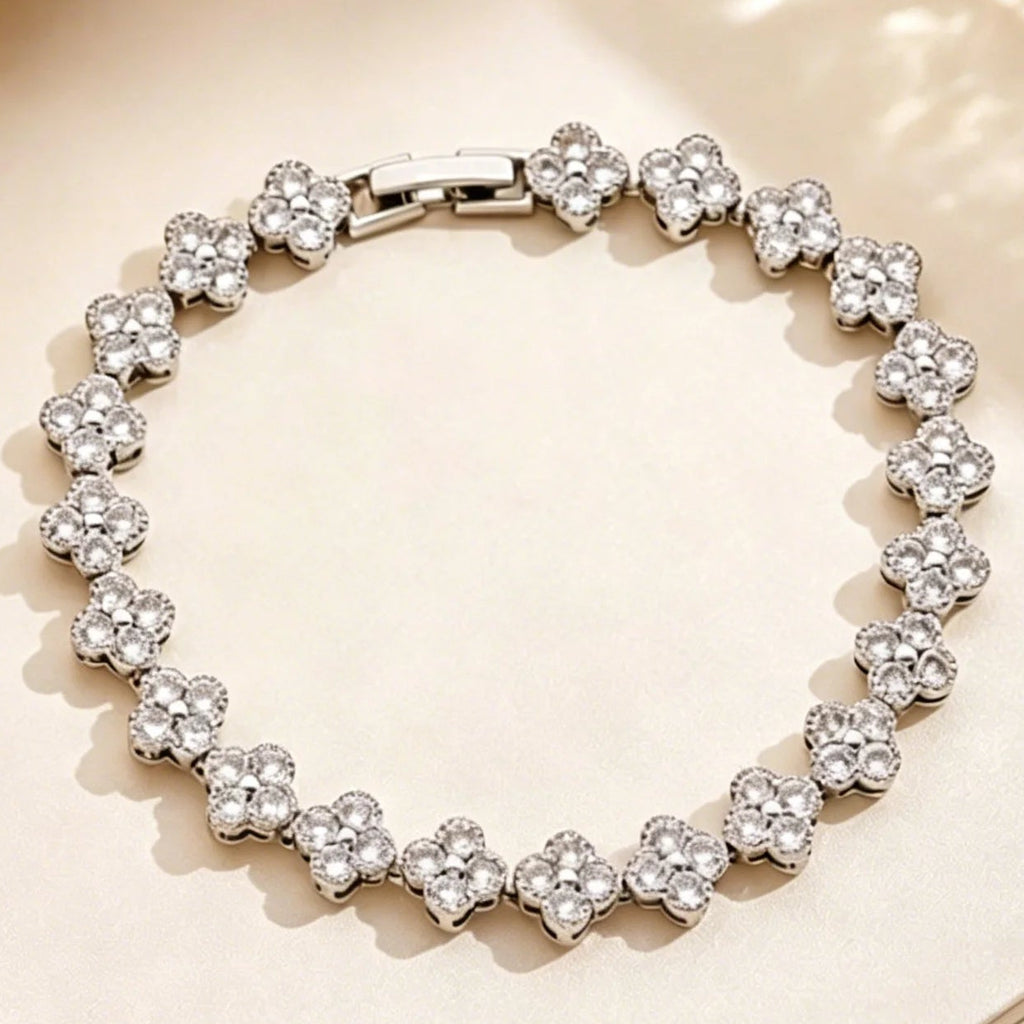 Mehrfach-Kleeblatt-Armband mit farbigen Kristallen in Silber