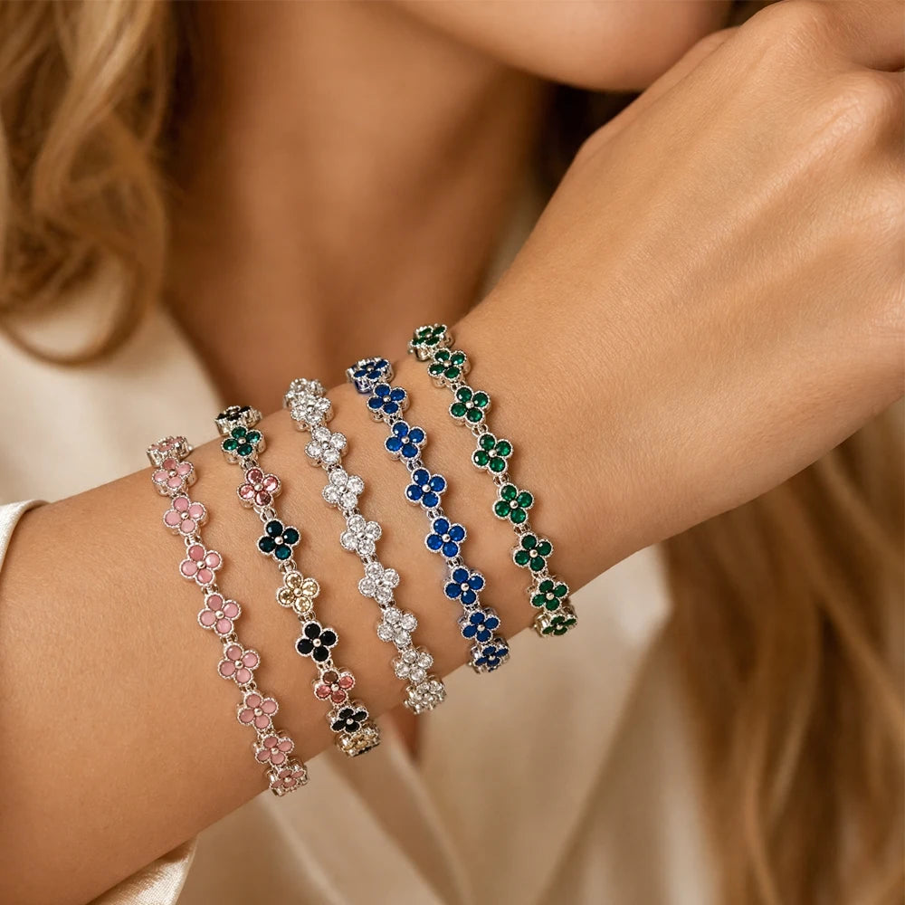 Mehrfach-Kleeblatt-Armband mit farbigen Kristallen in Silber und Grün