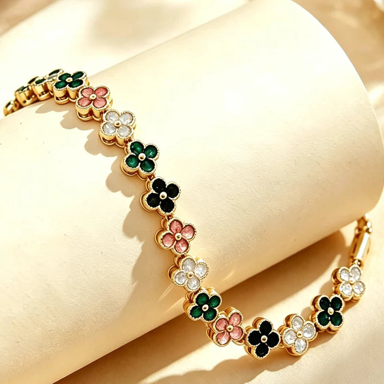 Mehrfach-Kleeblatt-Armband mit farbigen Kristallen in Gold und Mehrfarbig