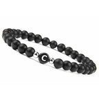 Schwarzes Armband mit Initiale c
