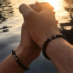 Schwarzes Armband mit Initiale c