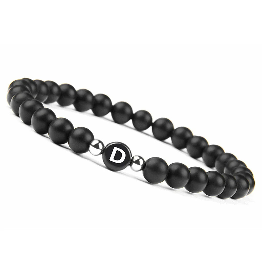 Schwarzes Armband mit Initiale d