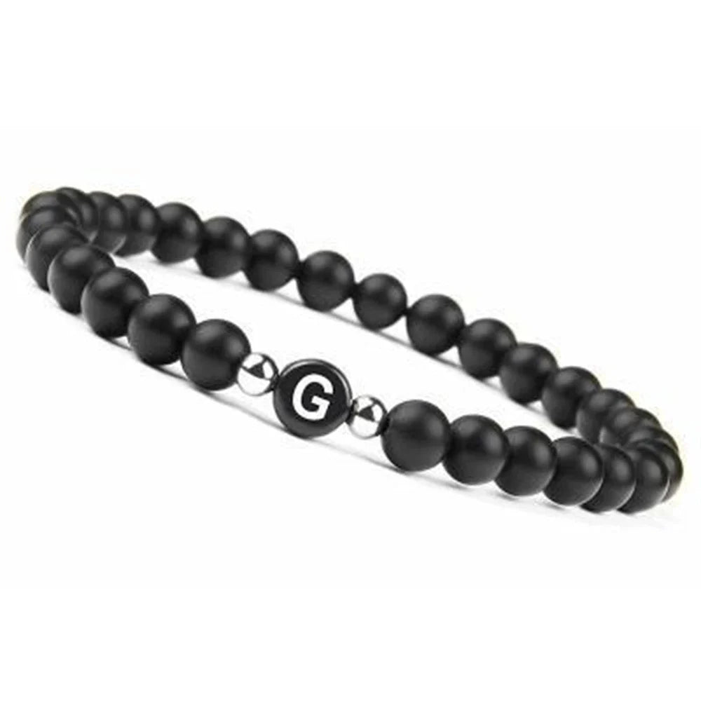Schwarzes Armband mit Initiale g