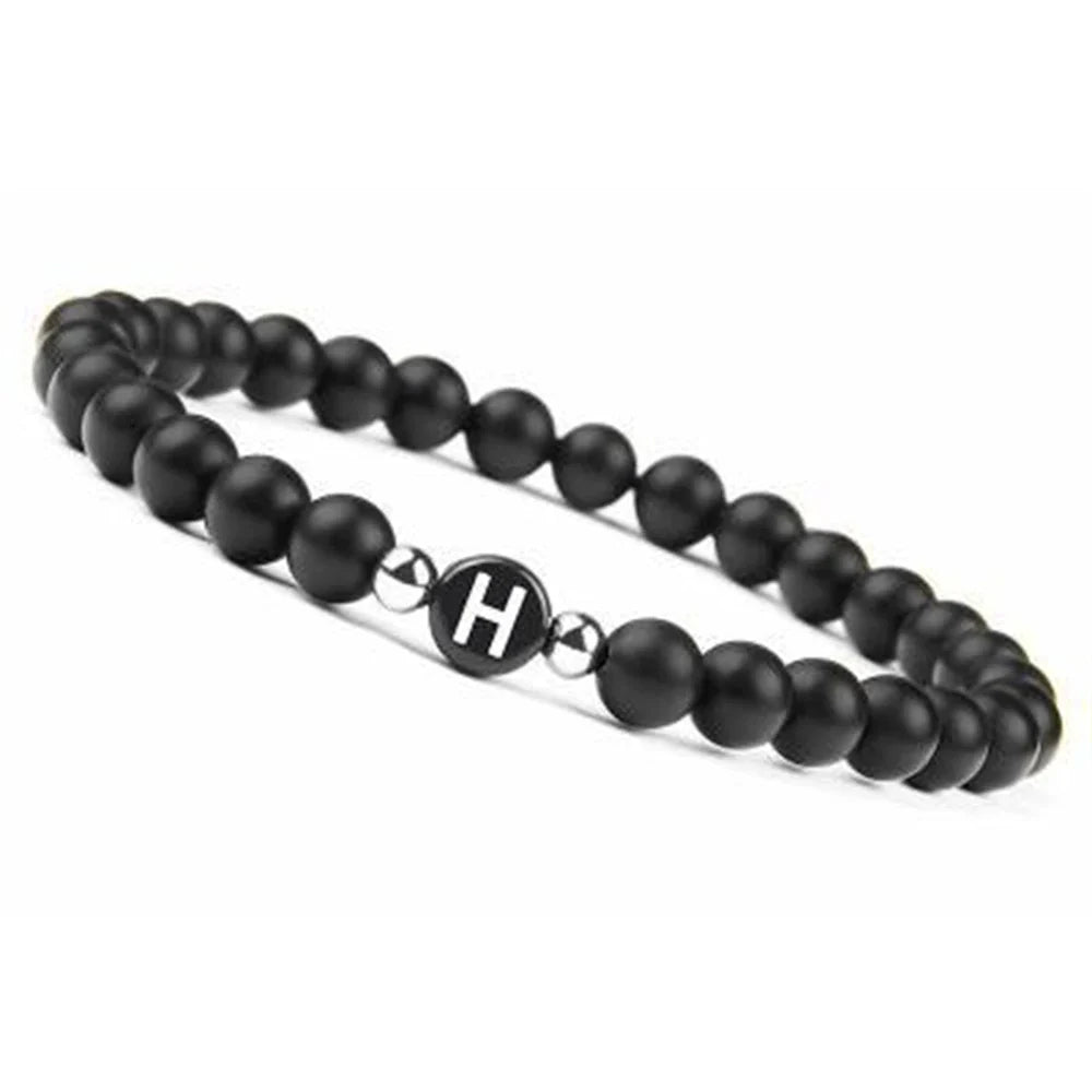 Schwarzes Armband mit Initiale h