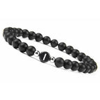 Schwarzes Armband mit Initiale i