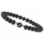 Schwarzes Armband mit Initiale j