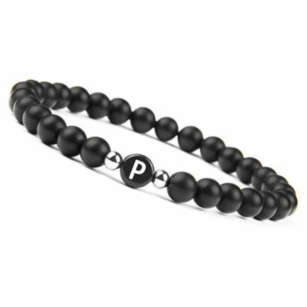 Schwarzes Armband mit Initiale p