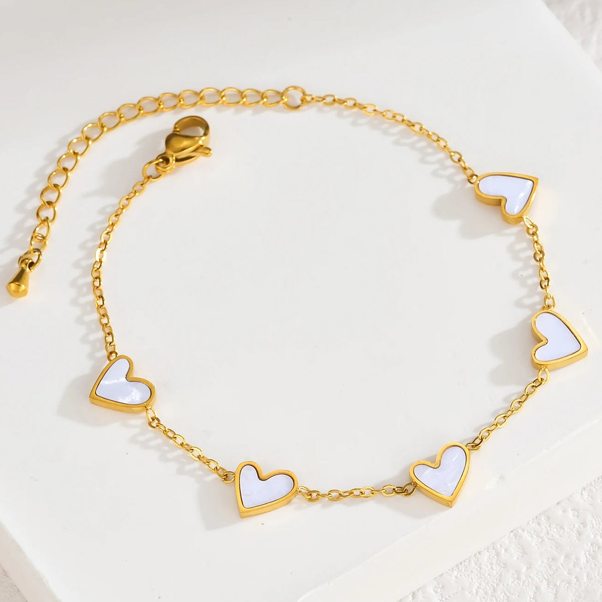 Armband mit Herz-Farbmuster weiß