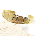 Offenes Armband mit hebräischen Buchstaben aus Gold
