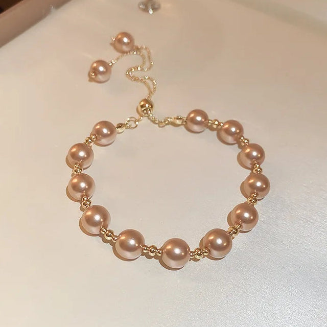 Perlenarmband im zeitgenössischen Stil Beige