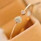 Retro-Armband mit Herz und Kristall