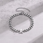 Gedrehtes Armband mit Initiale a