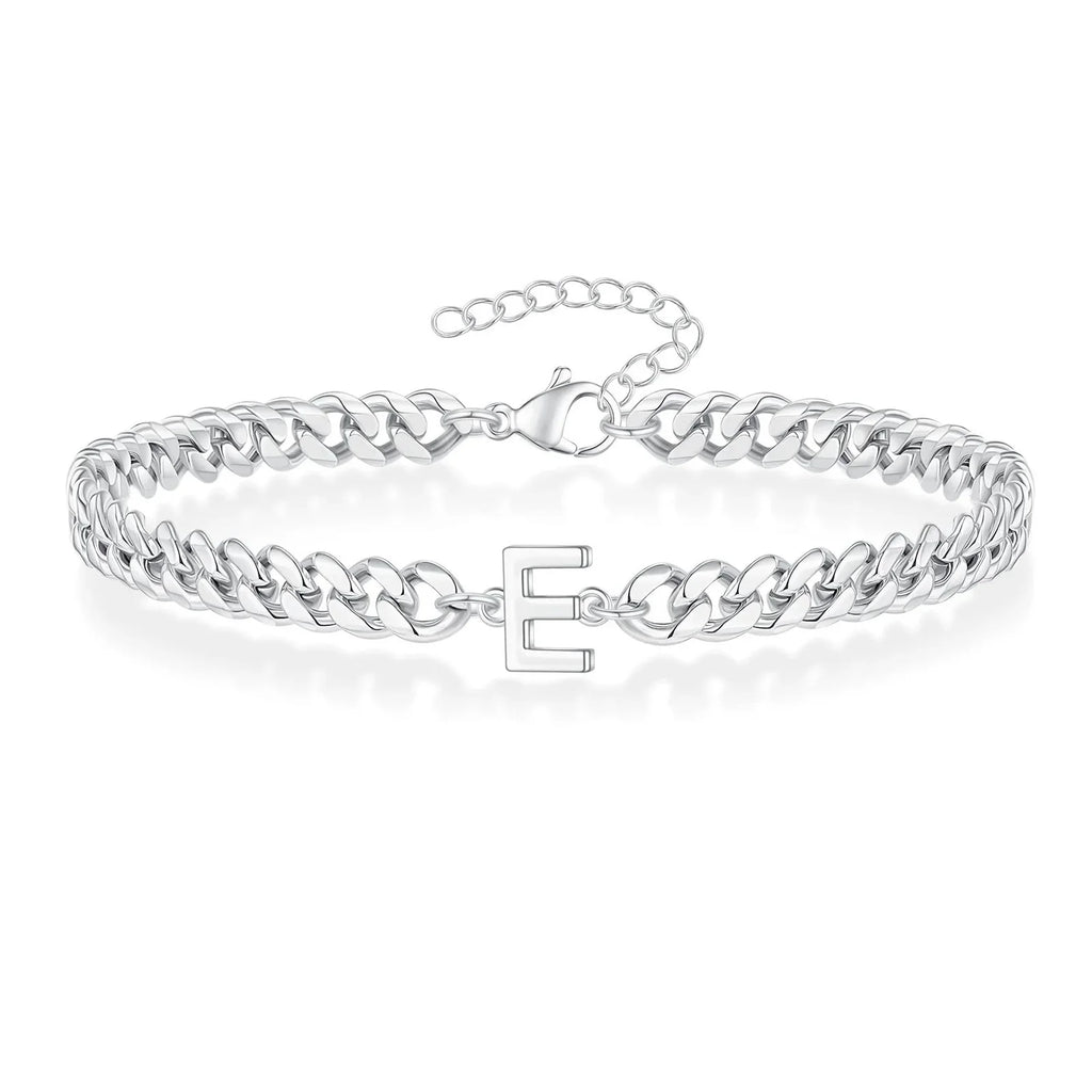 Gedrehtes Armband mit Initiale e