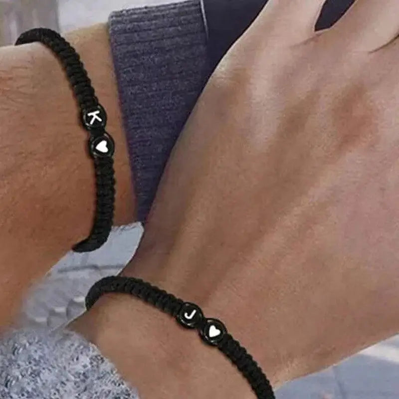 Geflochtenes Initialen-Armband j