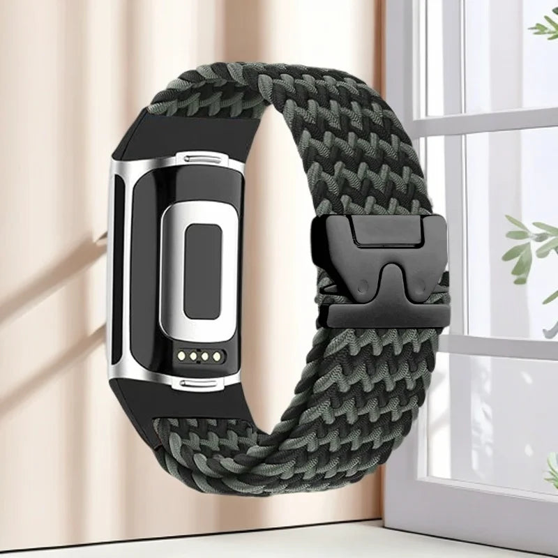 Geflochtenes Armband für Fitbit Charge 5, Charge 6 Uhr olivgrün